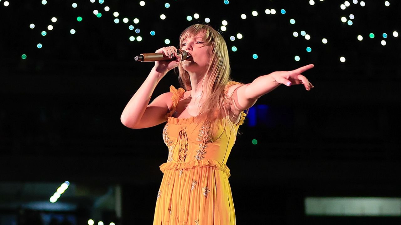 O fană de 23 de ani a artistei Taylor Swift a murit la concertul din Brazilia