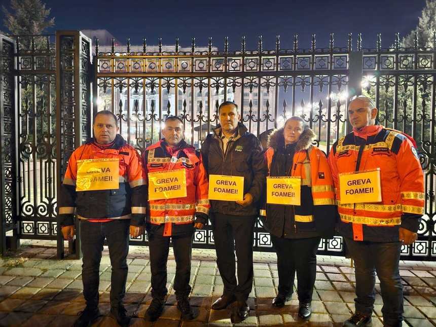  Cinci lideri sindicali de la Ambulanţă, în greva foamei, nemulţumiţi de Legea pensiilor