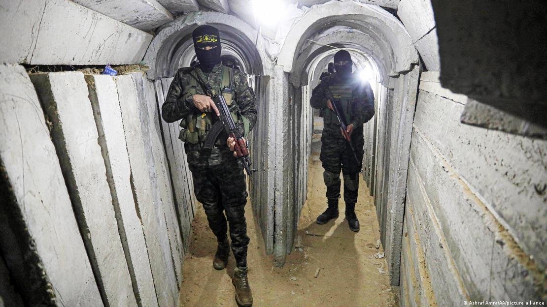  Armata israeliană anunţă că a distrus circa 400 de tuneluri ale Hamas în Fâşia Gaza