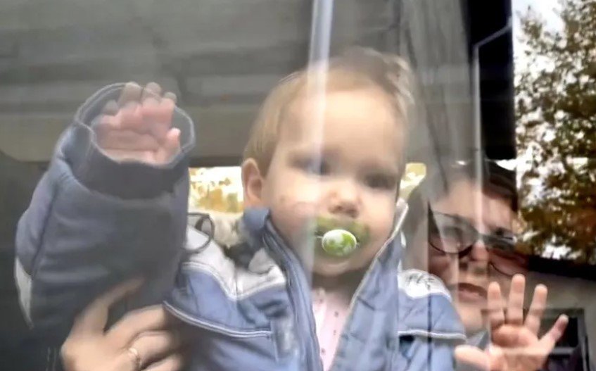  Un copil ucrainean luat de la o casă de copii a fost dus în Rusia şi adoptat de un aliat-cheie al lui Putin