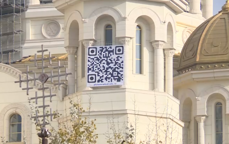  Cod QR deasupra Catedralei Naționale. Credincioșii pot face acum donații online și prin SMS
