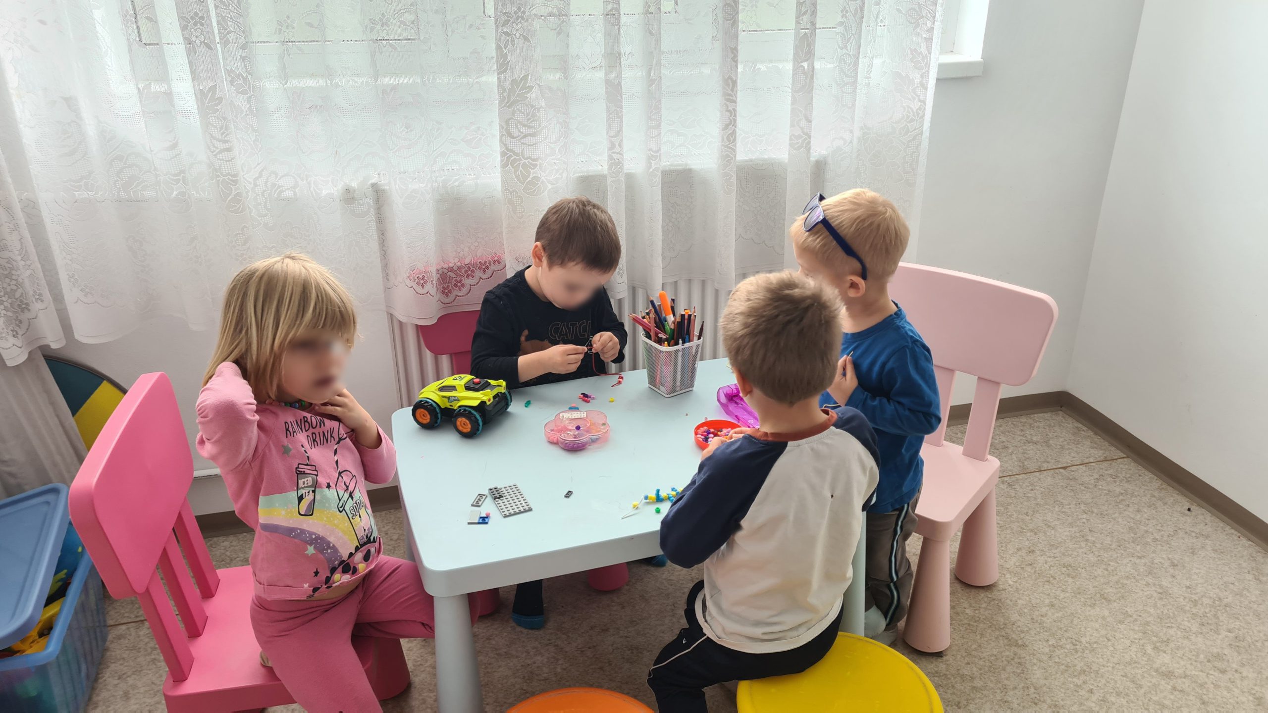  ANALIZĂ Din ce în ce mai mulţi refugiaţi pleacă din Iaşi: şcolile din Ucraina vor ore faţă în faţă, părinţii nu-şi mai permit să plătească chiriile