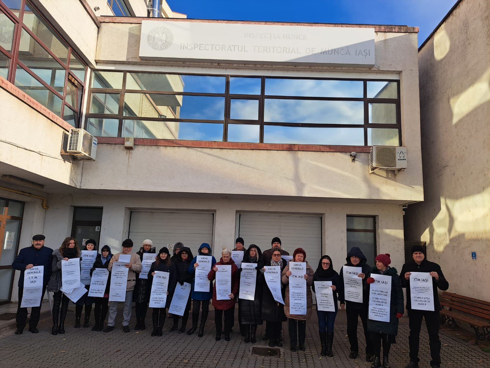  Cum își motivează greva angajații din AJPIS, ITM și AJOFM Iași
