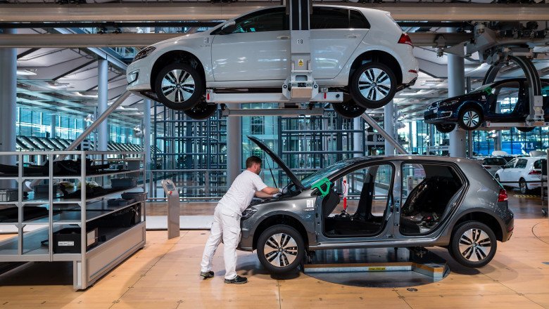  Grupul Volkswagen anunţă ca va reduce numărul de angajaţi la marca VW