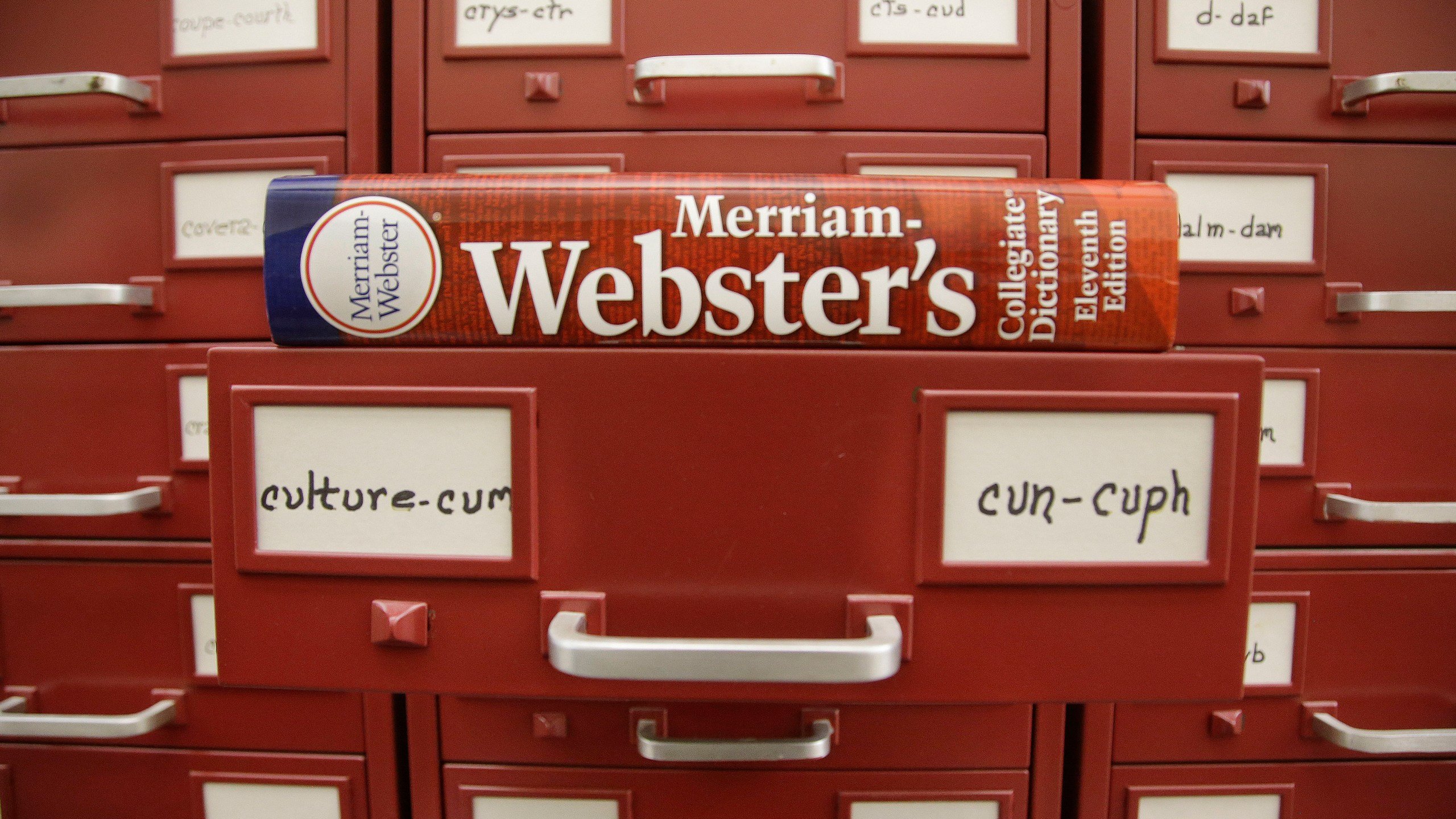 Site-ul Dicţionarului Merriam-Webster anunţă cel mai căutat cuvânt în SUA în 2023