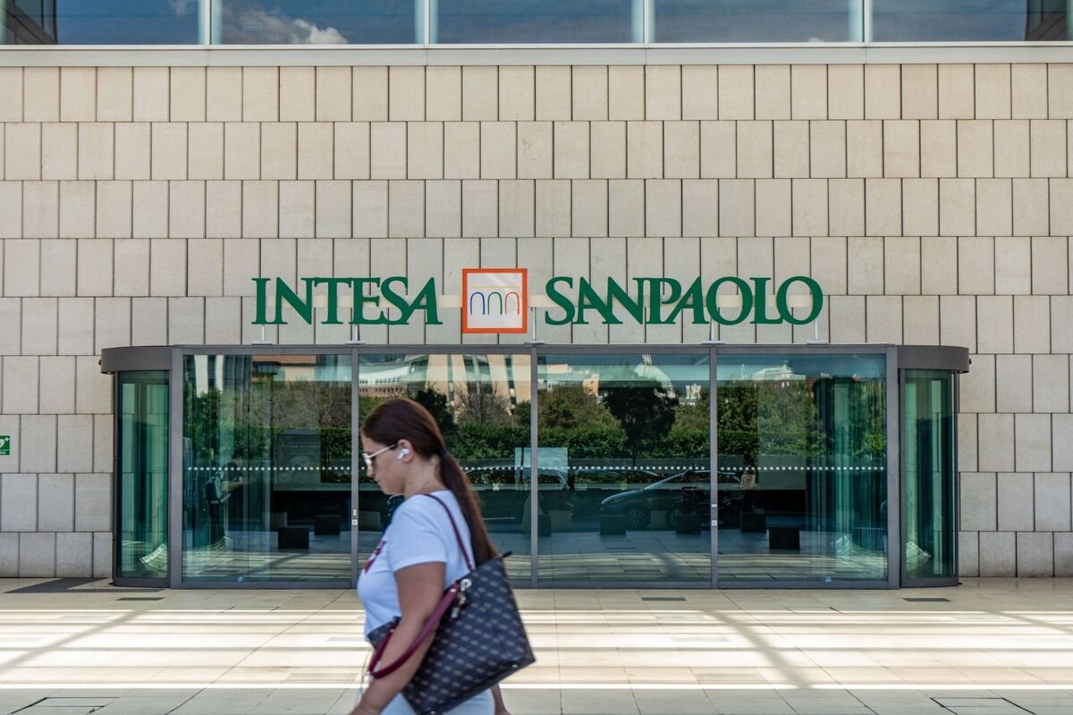  Primăria a semnat un nou credit, cu Intesa Sanpaolo. Dobândă de 18% pentru 5 ani. Unde se duc banii