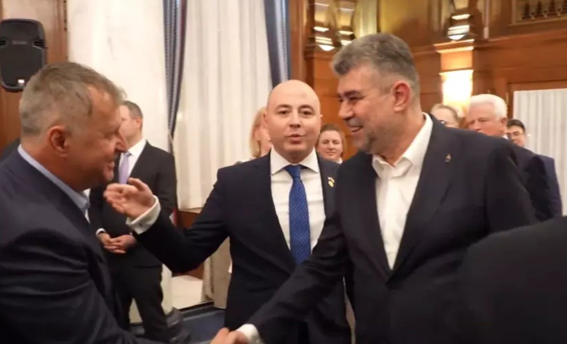  Premierul Ciolacu îl atacă din nou pe ieşeanul Andrei Muraru: nu l-au calificat pentru a fi ambasador!
