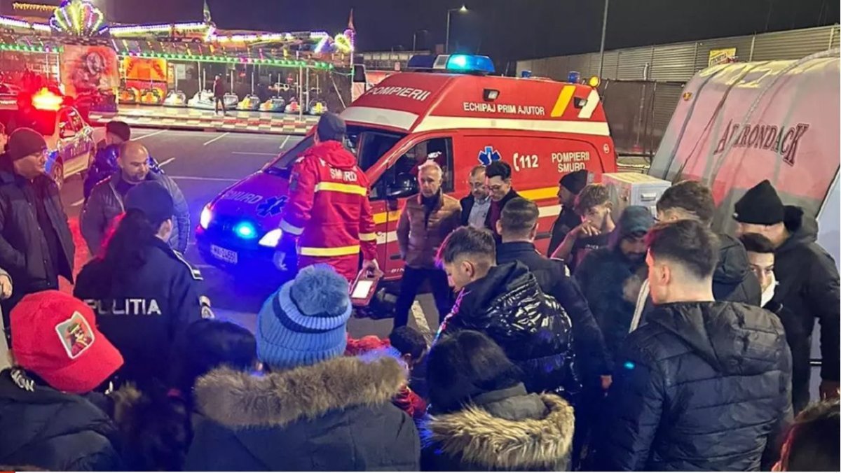  Trei tineri au fost reţinuţi în cazul bărbatului înjunghiat la un patinoar din Ploieşti