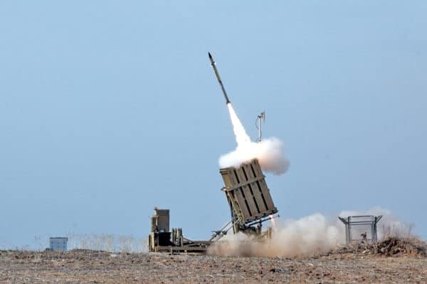  Pericol major: O rachetă lansată din Gaza a lovit o bază israeliană care ar găzdui focoase nucleare
