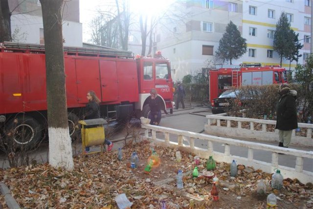  Incendiu la un apartament situat pe strada Plantelor din municipiul Iaşi
