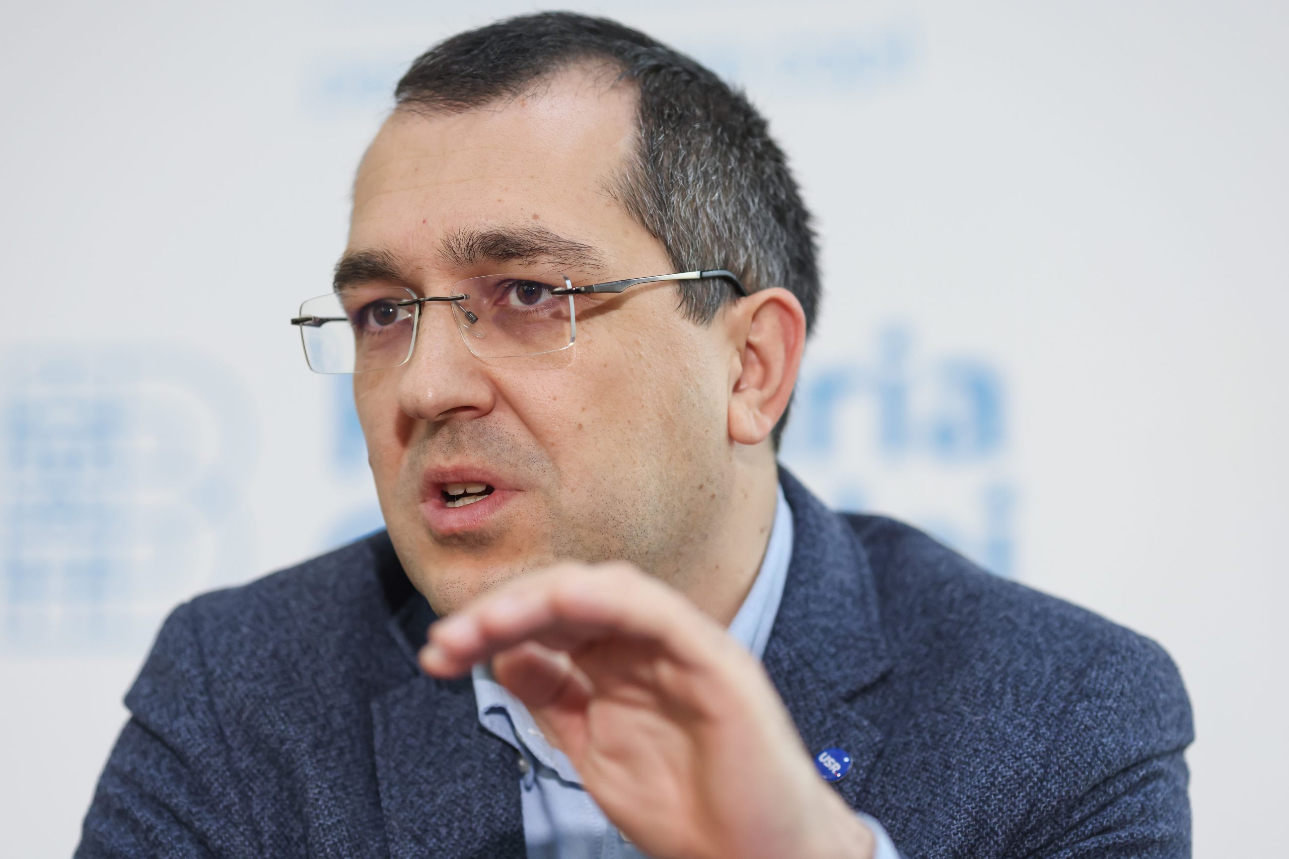  Vlad Voiculescu, fostul ministru al Sănătăţii, aşteptat vineri la DNA