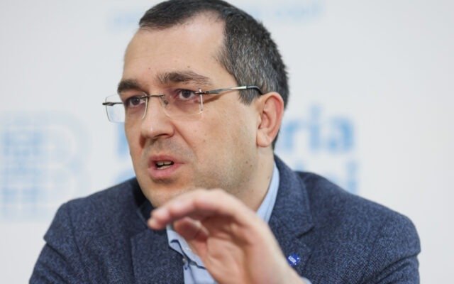  Dosarul vaccinurilor anti COVID: Fostul ministru Vlad Voiculescu, urmărit penal de DNA pentru abuz în serviciu