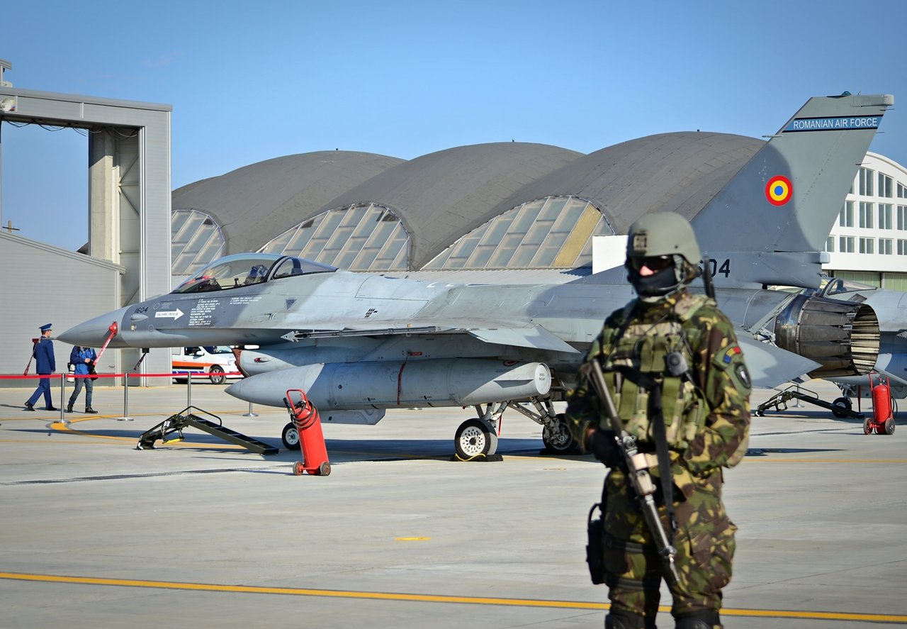 Rusia ameninţă România: Dacă avioane F-16 folosite de Ucraina decolează de pe teritoriul României, Moscova va lua măsuri