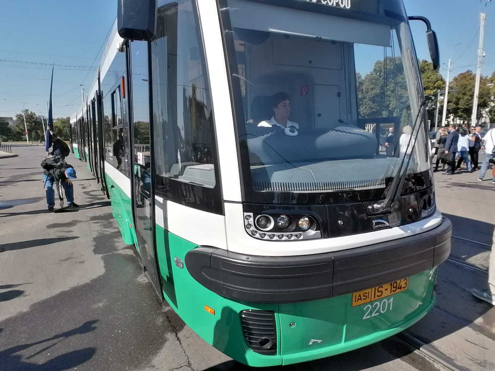  Lupta turco-polonă pentru cele 18 tramvaie noi destinate Iaşului: o nouă contestanţie a PESA. „Preţ neobişnuit de scăzut”