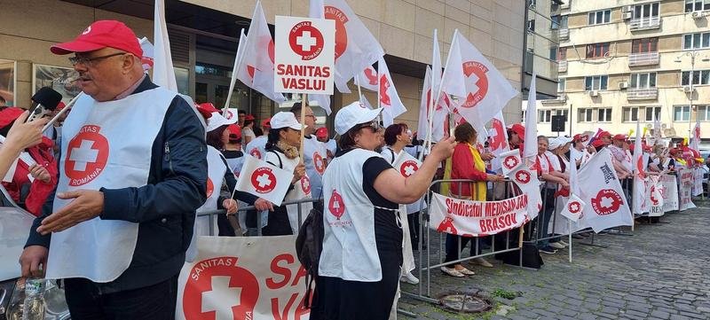  Sanitas anunţă declanşarea conflictului colectiv de muncă. De luni se vor strânge semnături