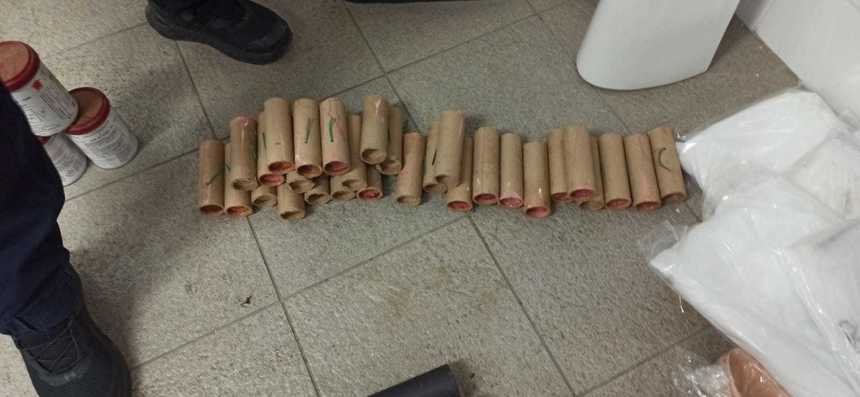  Materiale pirotehnice descoperite în baia stadionului Ilie Oană, înainte de meciul Petrolul – Rapid