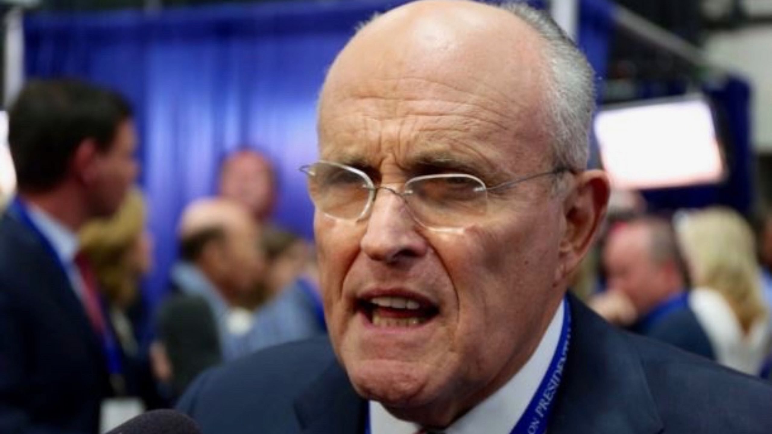  Rudy Giuliani, fostul avocat al lui Donald Trump, a depus cerere de protecţie în caz de faliment. Are datorii de peste 100 de milioane de dolari