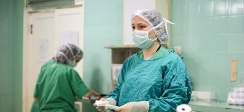 O asistentă medicală din Iaşi e disperată: „Vă cer umilă ajutorul”