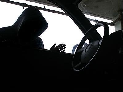  Fenomen infracţional care a pus Poliţia pe jar: 180 de maşini scumpe, date dispărute la Iaşi