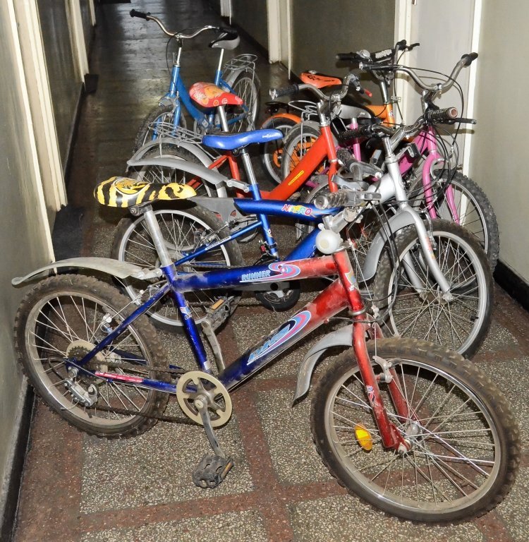  Zeci de biciclete vor ajunge miercuri la Ţibana. Campania Ziarul  de Iaşi, un succes în favoarea copiilor