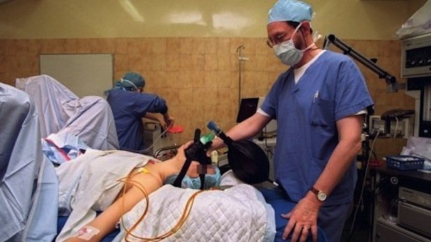  ŞOC: O tânără din Budăi a scăpat de a cincea sarcină introducându-şi un perfuzor în uter