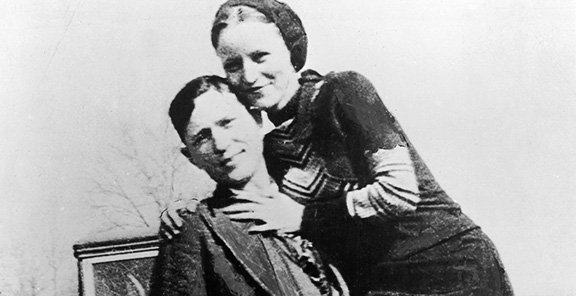  Bonnie şi Clyde în variantă de Miroslava: au spart şapte locuinţe, în numai două luni