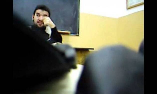  UPDATE Un preot, profesor de religie, le spune elevilor cum i-ar elimina pe ţigani (VIDEO)