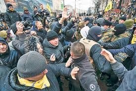  Trei manifestanţi au fost ucişi prin împuşcare la Kiev, anunţă opoziţia