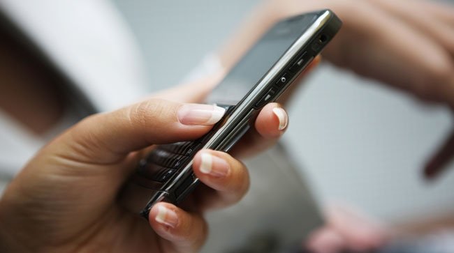  Cât au pierdut companiile de telefonie mobilă din cauza aplicaţiilor de mesagerie