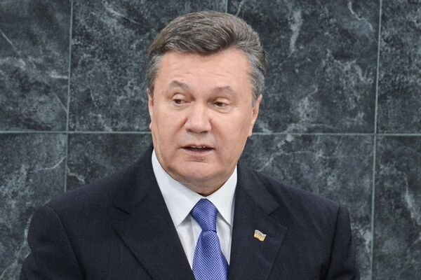  Ianukovici se află pe teritoriul Ucrainei; unele media ucrainene susţin că la baza maritimă rusă din Crimeea