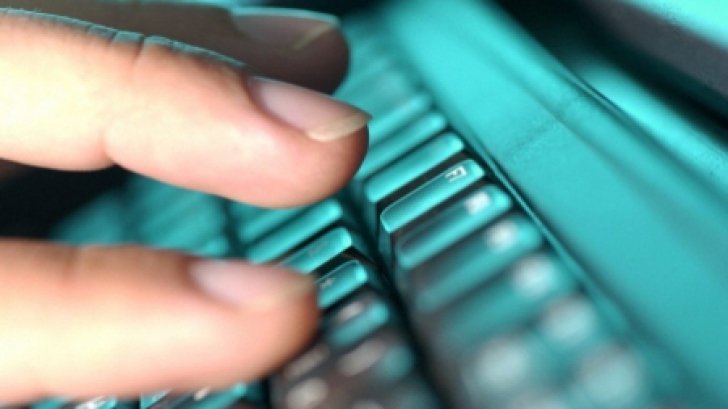  Acuzaţii de fraudă informatică la o mare companie din Iaşi din cauza unui laptop