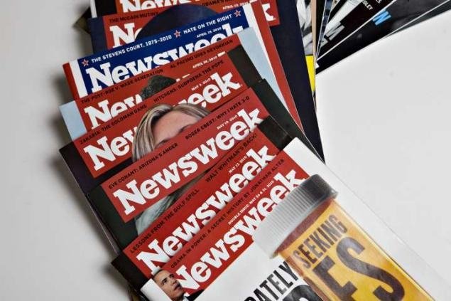  Newsweek a revenit de astăzi la ediția tipărită, după un an de apariție exclusiv online