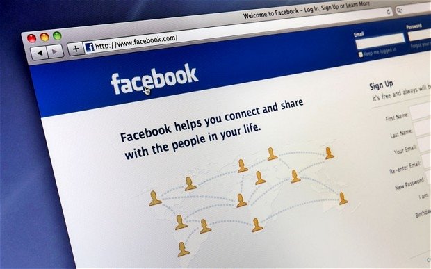  Facebook lansează o versiune a Android cu reţeaua de socializare pe pagina principală