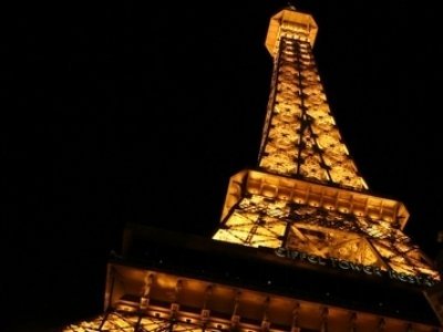  1500 de persoane, evacuate dupa o amenintare cu bomba la Turnul Eiffel