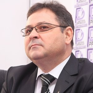  Culmea ipocriziei politice: Senatorul ieşean Ionel Agrigoroaiei se intoarce la PP-DD