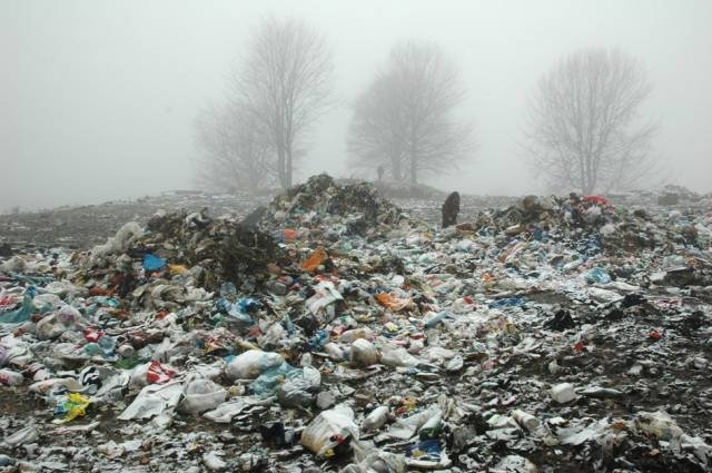  Bruxellesul preseaza Romania sa isi rezolve problema legata de gropile de gunoi