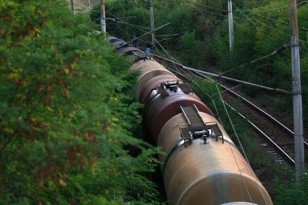  14 vagoane cu substanţe chimice au deraiat în urma unei explozii la Doneţk