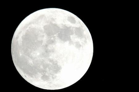  Fazele lunii nu afectează somnul: Luna plină acuzată pe nedrept de insomnii