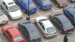  Ieşenii întrebaţi în privinţa concesionării parcărilor şi a traficului greu din oraş