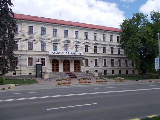  Ameninţare cu bombă la Palatul de Justiţie din Suceava. Clădirea, evacuată