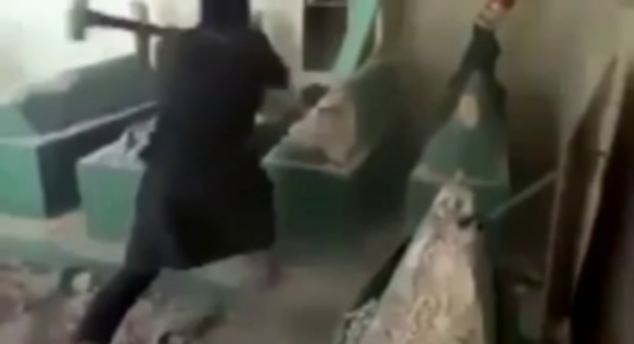  VIDEO Mormantul profetului Iona din Mosul, distrus cu barosul de militantii Statului Islamic