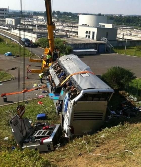  Cel puţin 9 morţi în urma coliziunii între două autocare, pe o autostradă din Germania