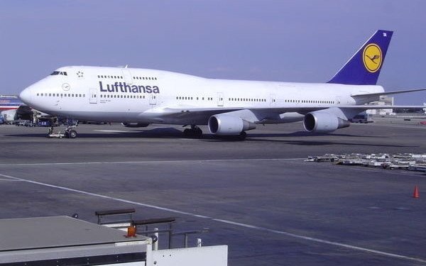  GREVĂ la compania aeriană Lufthansa. Zeci de pasageri, BLOCAŢI în Otopeni