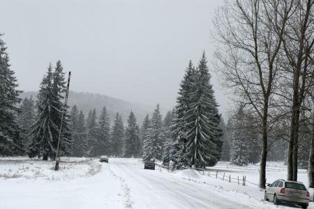  Harghita: Circulație în condiții de iarnă pe drumurile situate la altitudine
