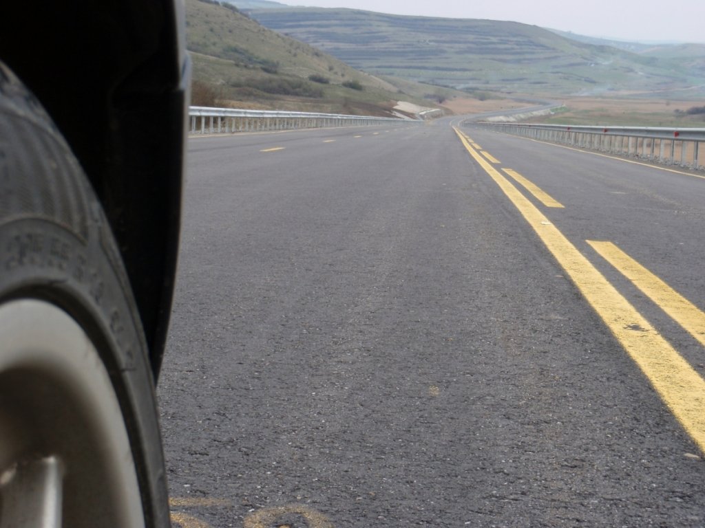  Schimbări pentru şoferi: Care va fi viteza regulamentară pe drumuri naţionale şi autostrăzi