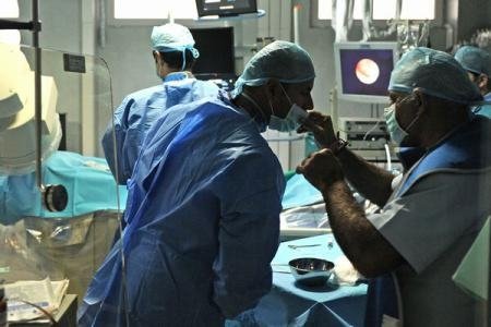  Un chirurg portughez a murit în blocul operator în urma unui infarct