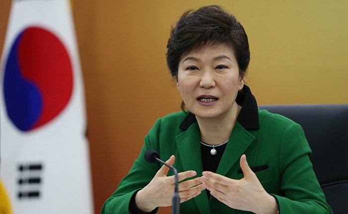  Phenianul o compară pe preşedinta sud-coreeană cu o „prostituată”, iar pe Obama cu un „peşte”