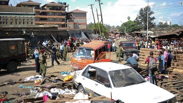 92686_49691_stiri_Nairobi-explosion01-Foto-cnn.com_