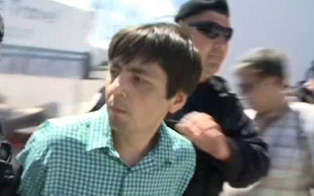  Bărbatul reţinut după ce l-a scuipat pe Traian Băsescu a fost eliberat din arest
