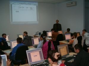  Dezbatere despre informatizarea limbii române